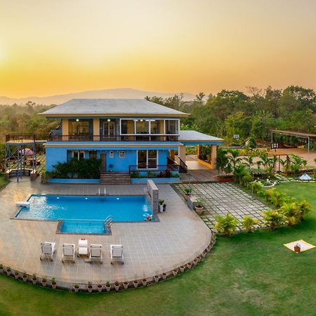 Stayvista'S Hillside Meadows - Mountainside Retreat With Farm View, Pool & Deck, Lawn & Gazebo Chinchavli Dış mekan fotoğraf
