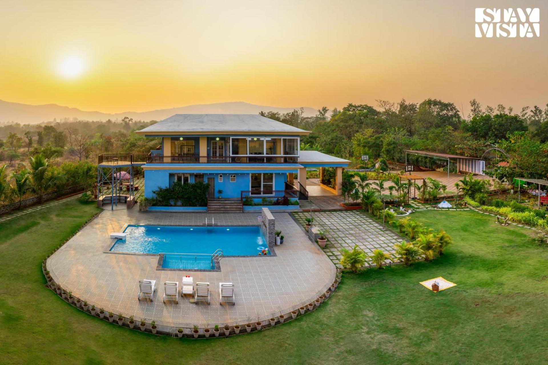 Stayvista'S Hillside Meadows - Mountainside Retreat With Farm View, Pool & Deck, Lawn & Gazebo Chinchavli Dış mekan fotoğraf