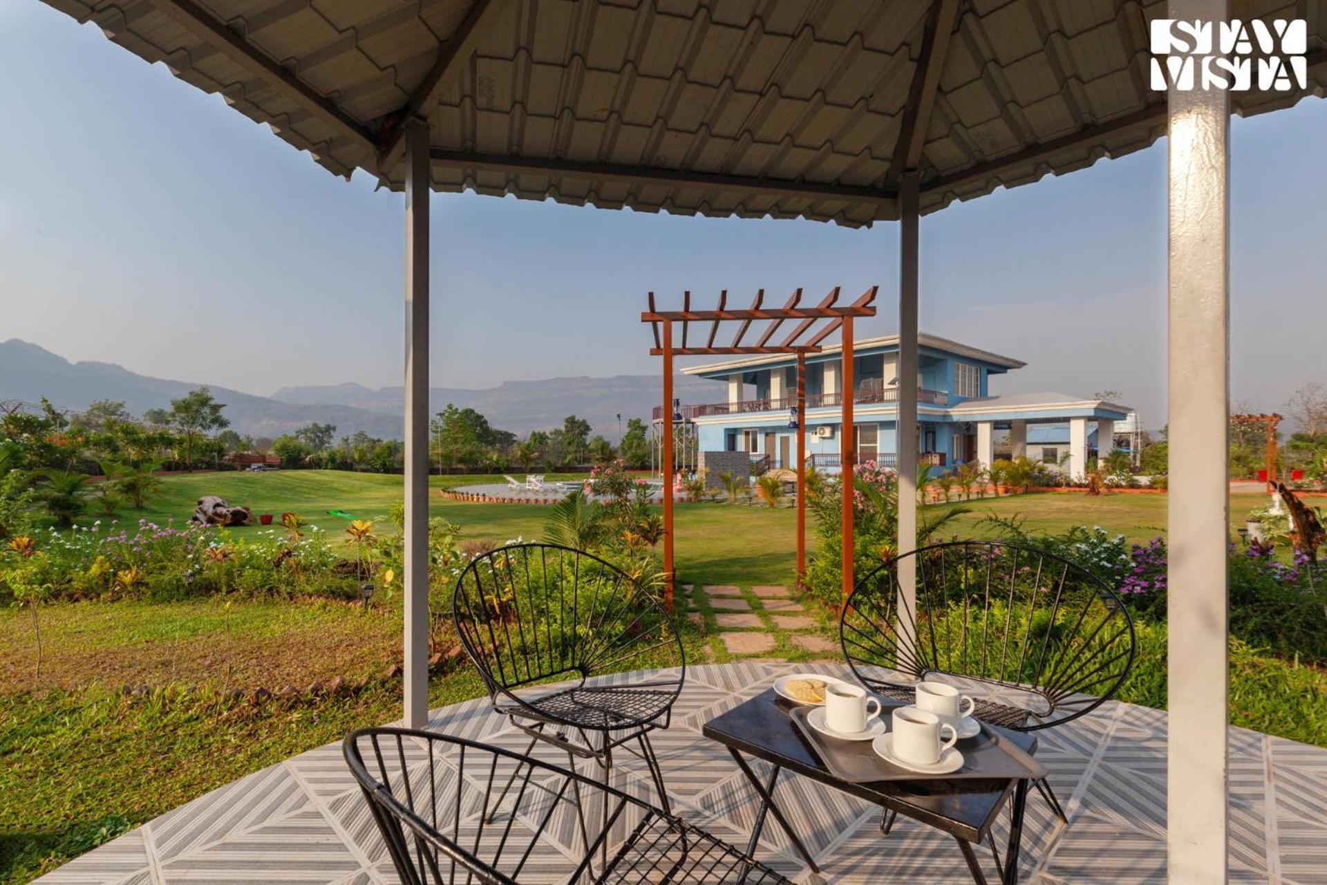 Stayvista'S Hillside Meadows - Mountainside Retreat With Farm View, Pool & Deck, Lawn & Gazebo Chinchavli Dış mekan fotoğraf