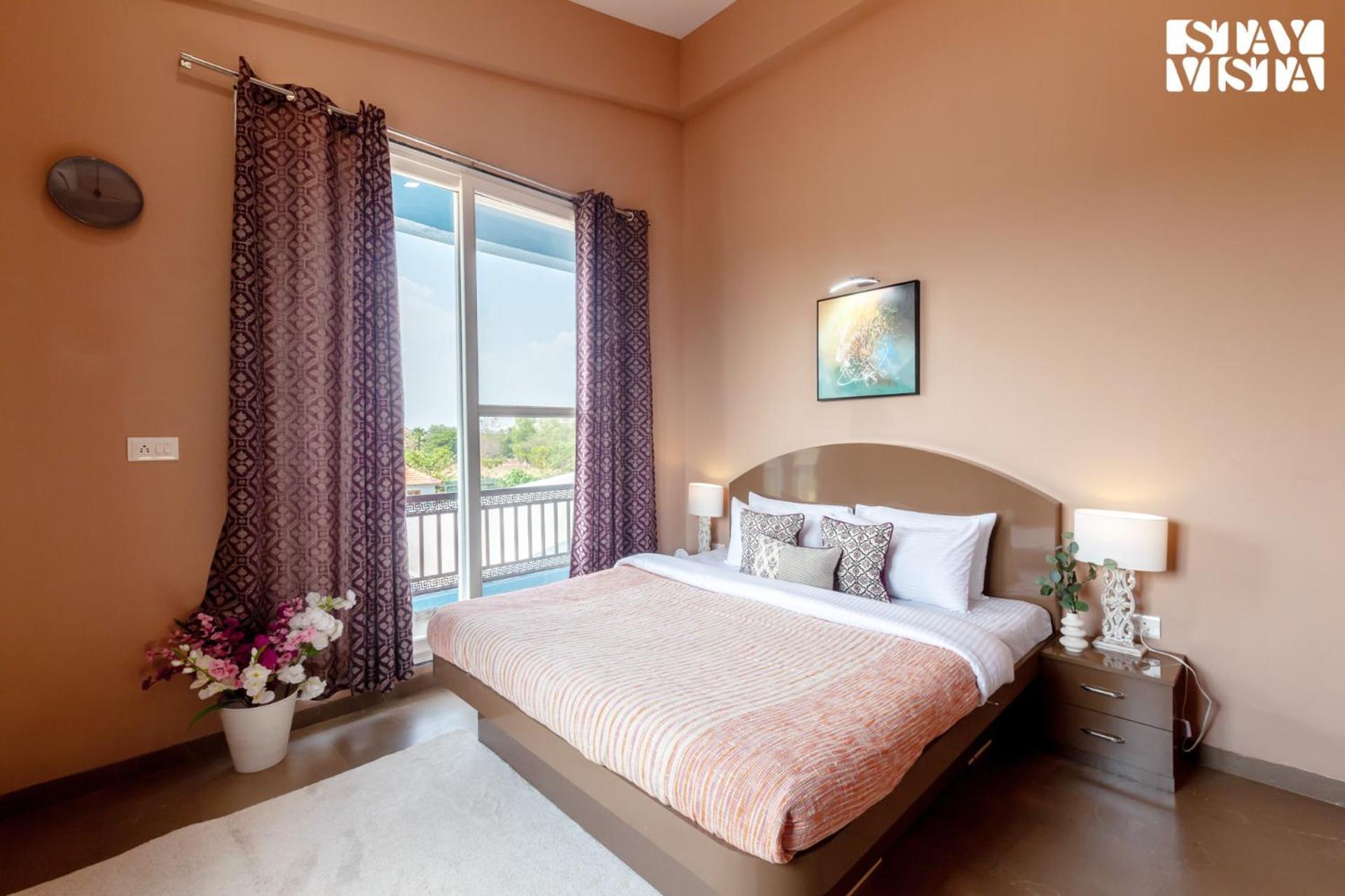 Stayvista'S Hillside Meadows - Mountainside Retreat With Farm View, Pool & Deck, Lawn & Gazebo Chinchavli Dış mekan fotoğraf