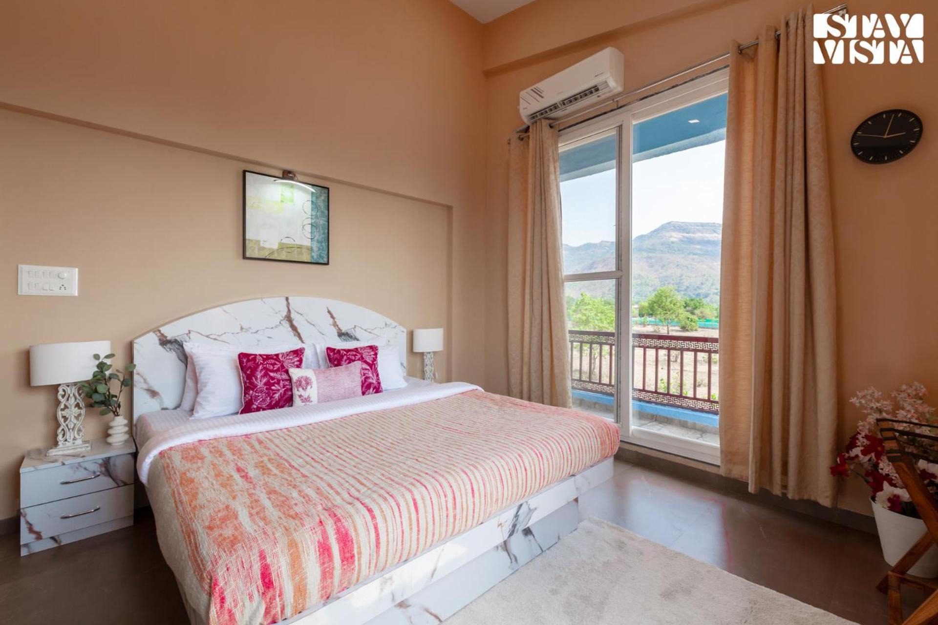 Stayvista'S Hillside Meadows - Mountainside Retreat With Farm View, Pool & Deck, Lawn & Gazebo Chinchavli Dış mekan fotoğraf