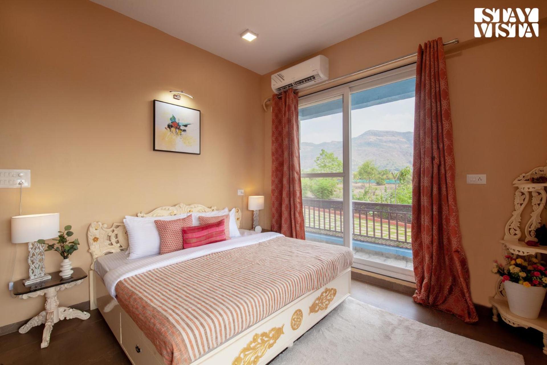Stayvista'S Hillside Meadows - Mountainside Retreat With Farm View, Pool & Deck, Lawn & Gazebo Chinchavli Dış mekan fotoğraf