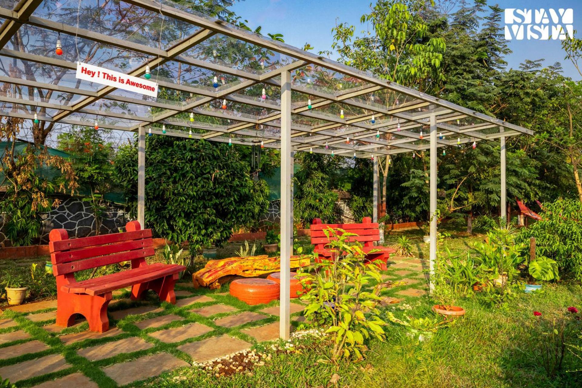 Stayvista'S Hillside Meadows - Mountainside Retreat With Farm View, Pool & Deck, Lawn & Gazebo Chinchavli Dış mekan fotoğraf